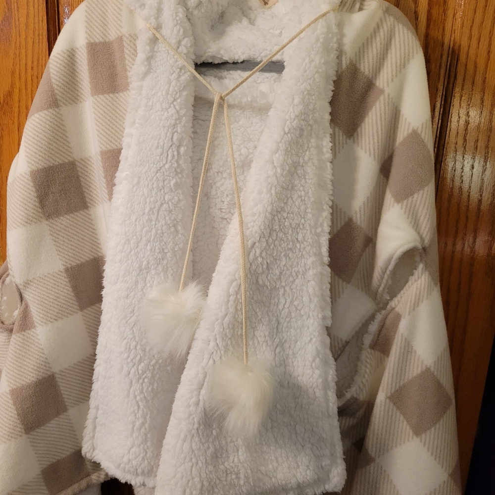 Soft Surroundings poncho/cape. NWOT
